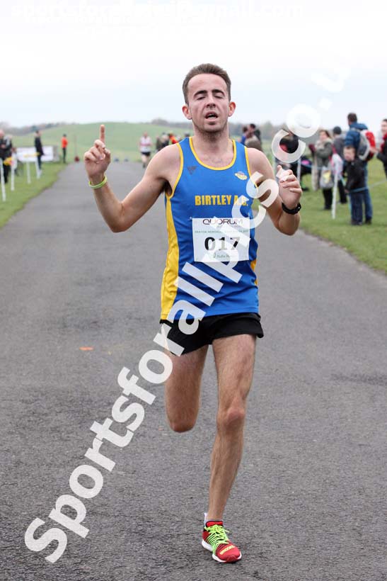 Senior men and womens Heaton Memorial 10k Road Race, Newcastle Town Moor. Photo:  David T. Hewitson/Sports for All Pics